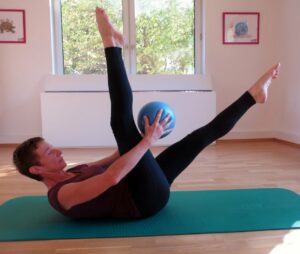 Pilates mit Ball Website 300x254